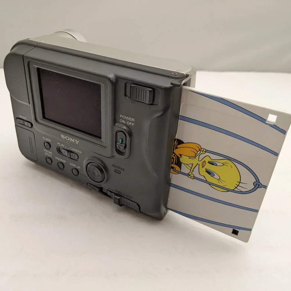 SONY Mavica MVC-FD75 Digital Still Camera w/ 10x Optical Zoom Silver USED